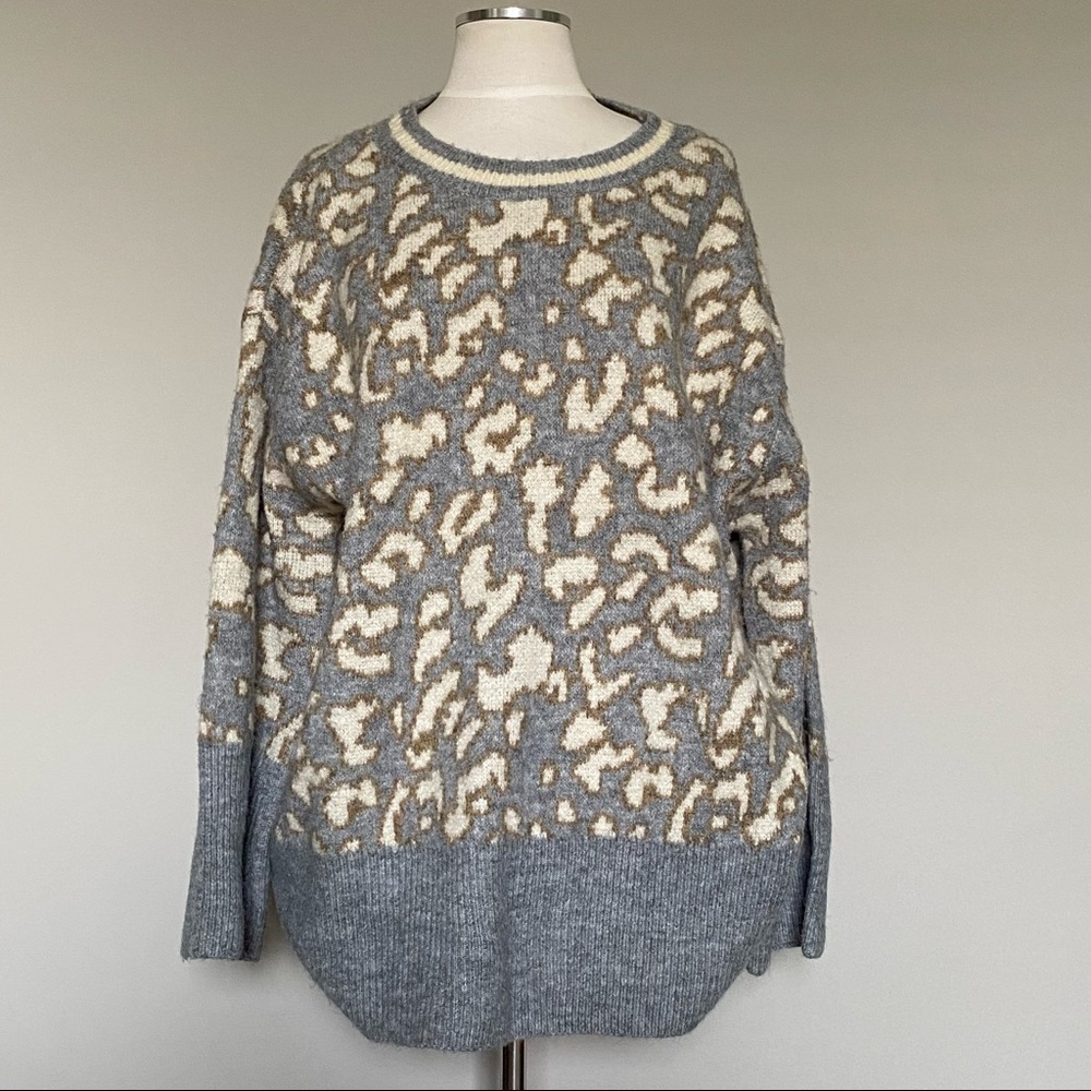 POL Oversized Animal Print Sweater, size Medium